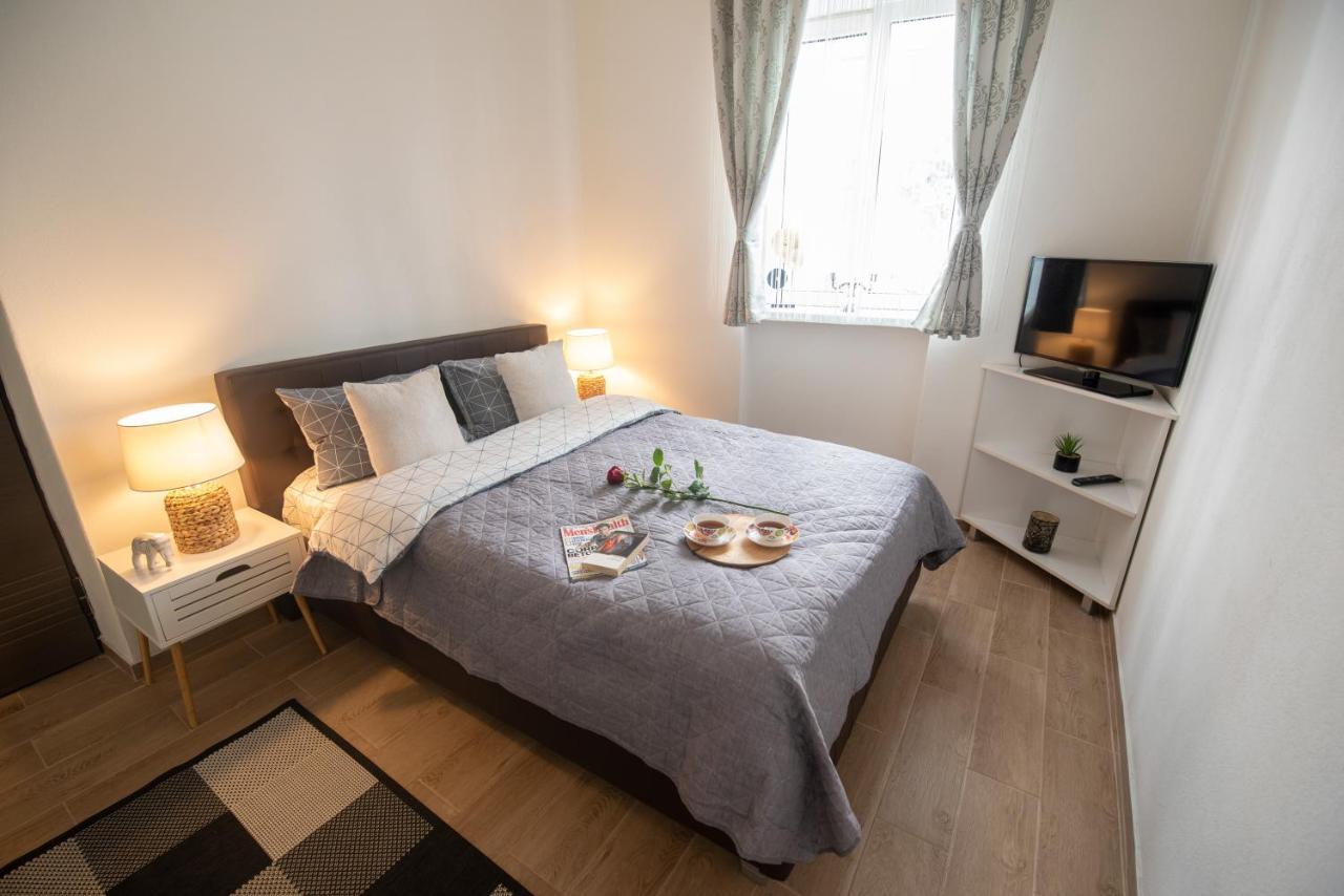 Central Bright Apartment คลูจ-นาโปกา ภายนอก รูปภาพ