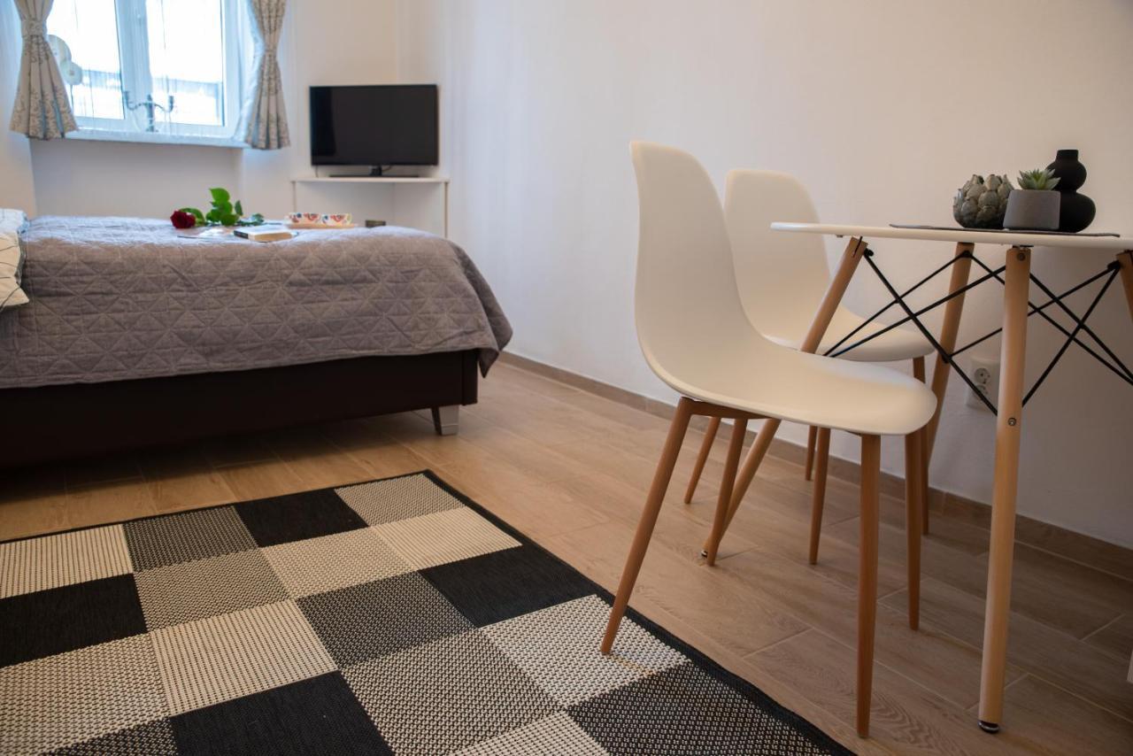 Central Bright Apartment คลูจ-นาโปกา ภายนอก รูปภาพ