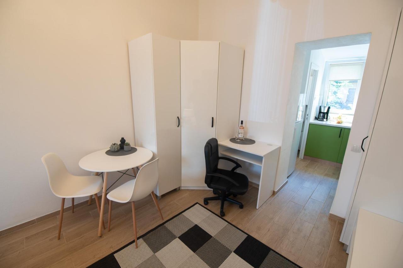 Central Bright Apartment คลูจ-นาโปกา ภายนอก รูปภาพ